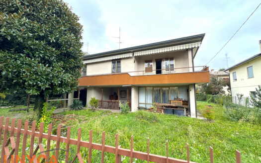 Affascinante Casa Singola in Vendita a Tencarola, Selvazzano Dentro
