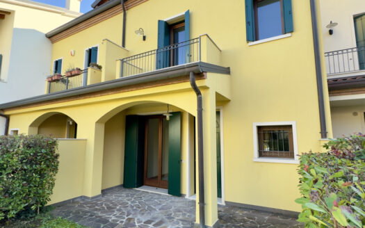 Tencarola: Villetta A Schiera Con Ampi Spazi