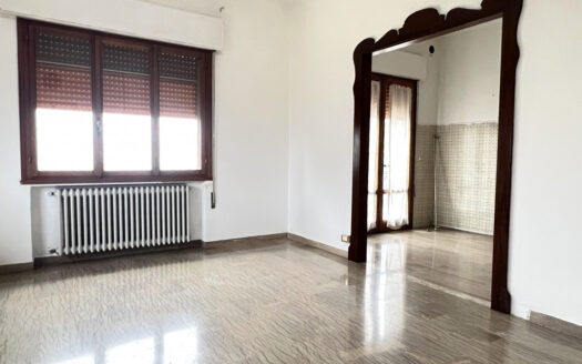 Bastia (PD): Bifamiliare con ampi spazi e magazzino