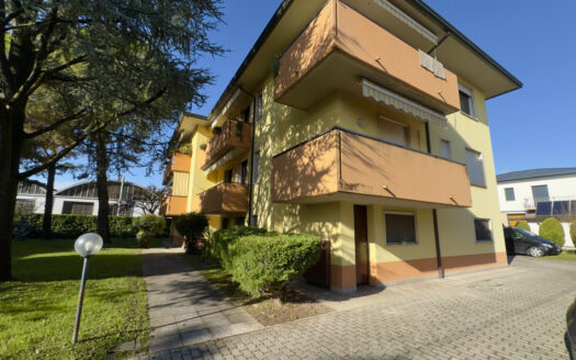 Caselle: Appartamento Tricamere Con Taverna Fuori Terra