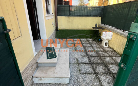 Luminoso Bilocale Moderno Con Patio Privato