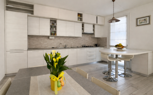 Carbonara di Rovolon (PD). Porzione di quadrifamiliare con giardino privato