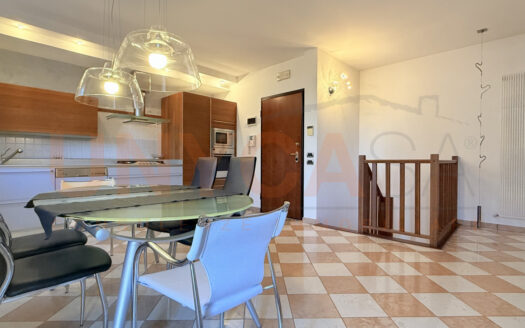 Elegante bicamere con taverna