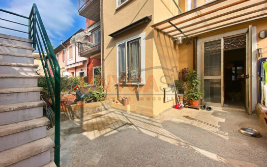 Madonna di Campagna villetta a schiera con cortile