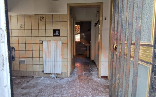 Casa singola completamente da ristrutturare
