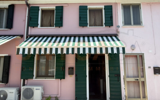 Casa a schiera completamente ristrutturata