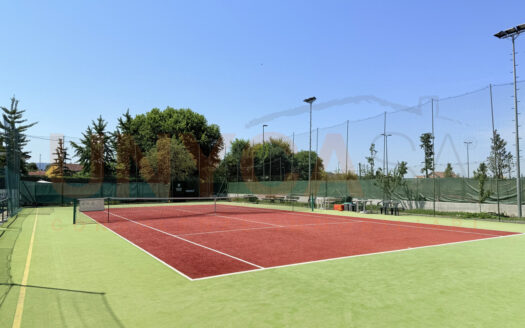 Investi nello sport: circolo tennis con struttura completa