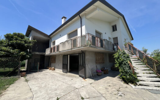 Casa singola con ampio giardino a Sarmeola di Rubano