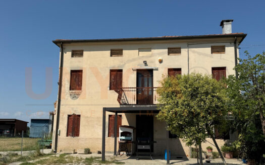 Rustico da ristrutturare